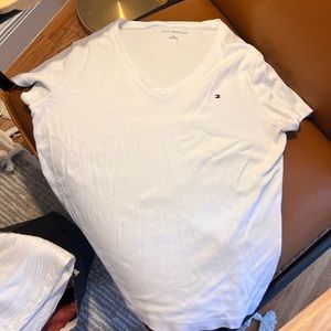 TOMMY HILFIGER TSHIRT